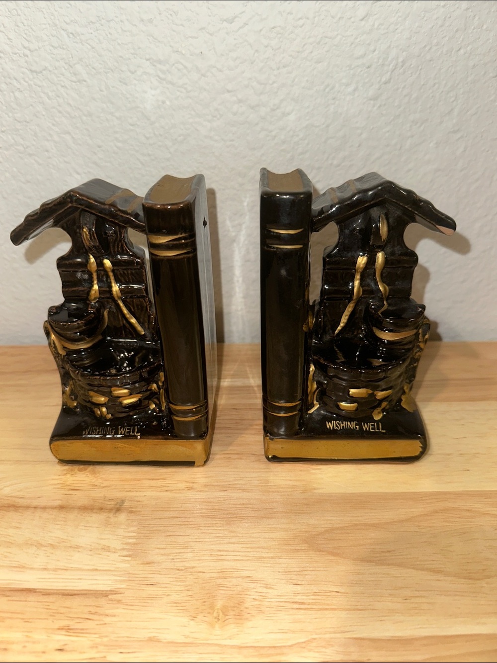 Vintage Mid Century Ceramic Wishing Well Bookends Pen Holders Japan Gold Accent